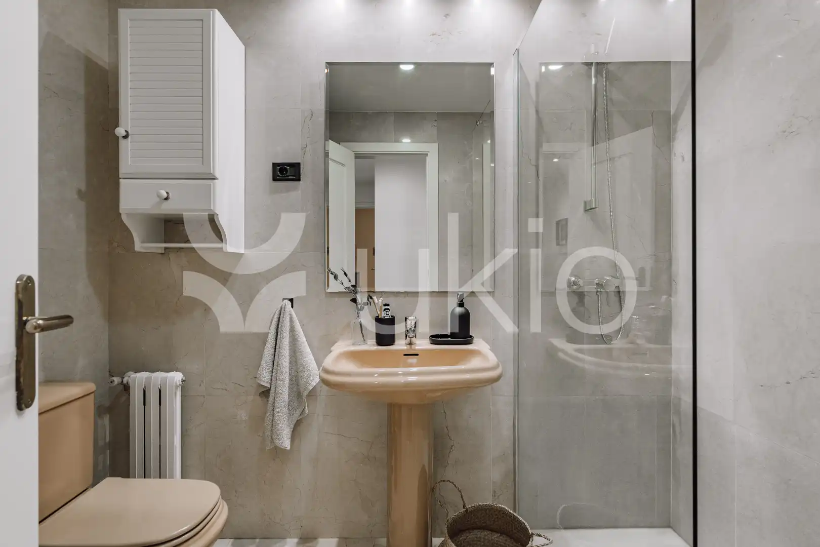 Baño de Apartamento de alquiler en Madrid con Aire acondicionado, Calefacción y Amueblado