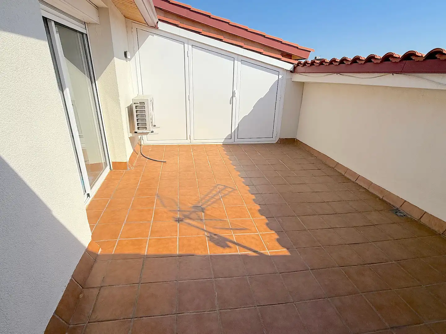 Terrasse von Einfamilien-Reihenhaus zum Verkauf in Rubí mit Klimaanlage, Heizung und Terrasse
