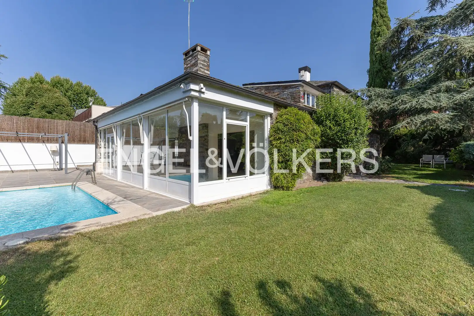 Exterior view of Houses for rent in Madrid  with Air Conditioner, Heating and Private garden