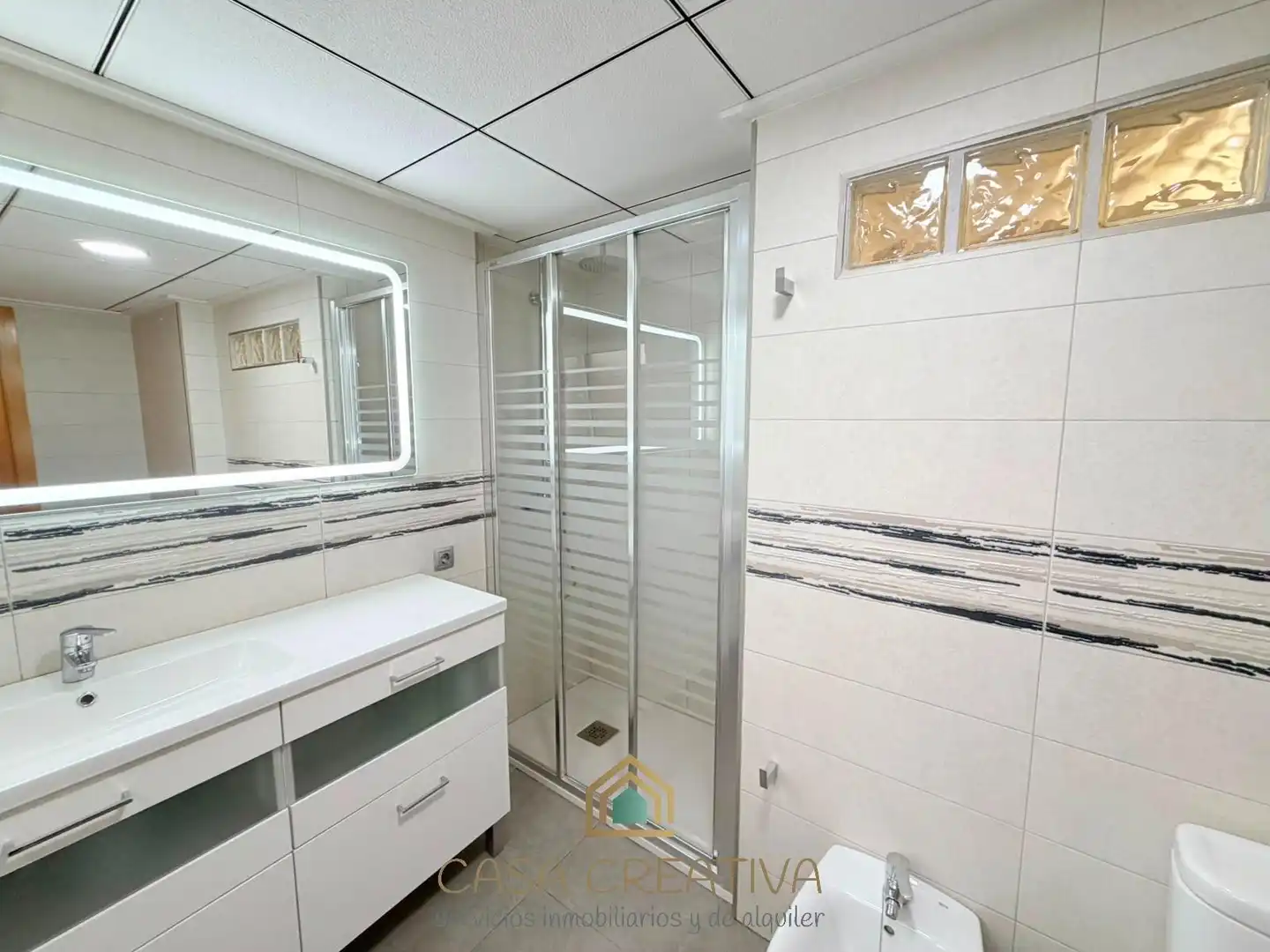Baño de Casa adosada en venta en Xàtiva con Aire acondicionado, Calefacción y Terraza