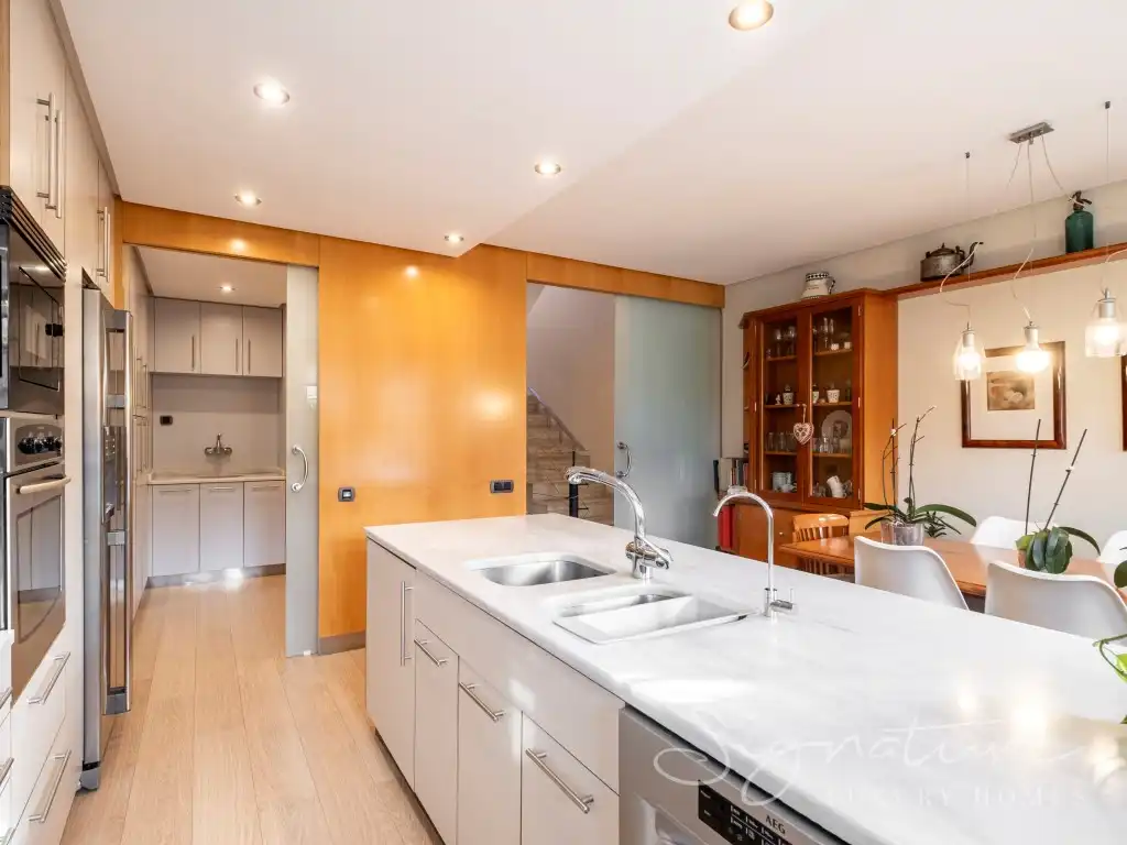 Kitchen of Detached homes for sale in Sant Cugat del Vallès  with Air Conditioner, Private garden and Terrace