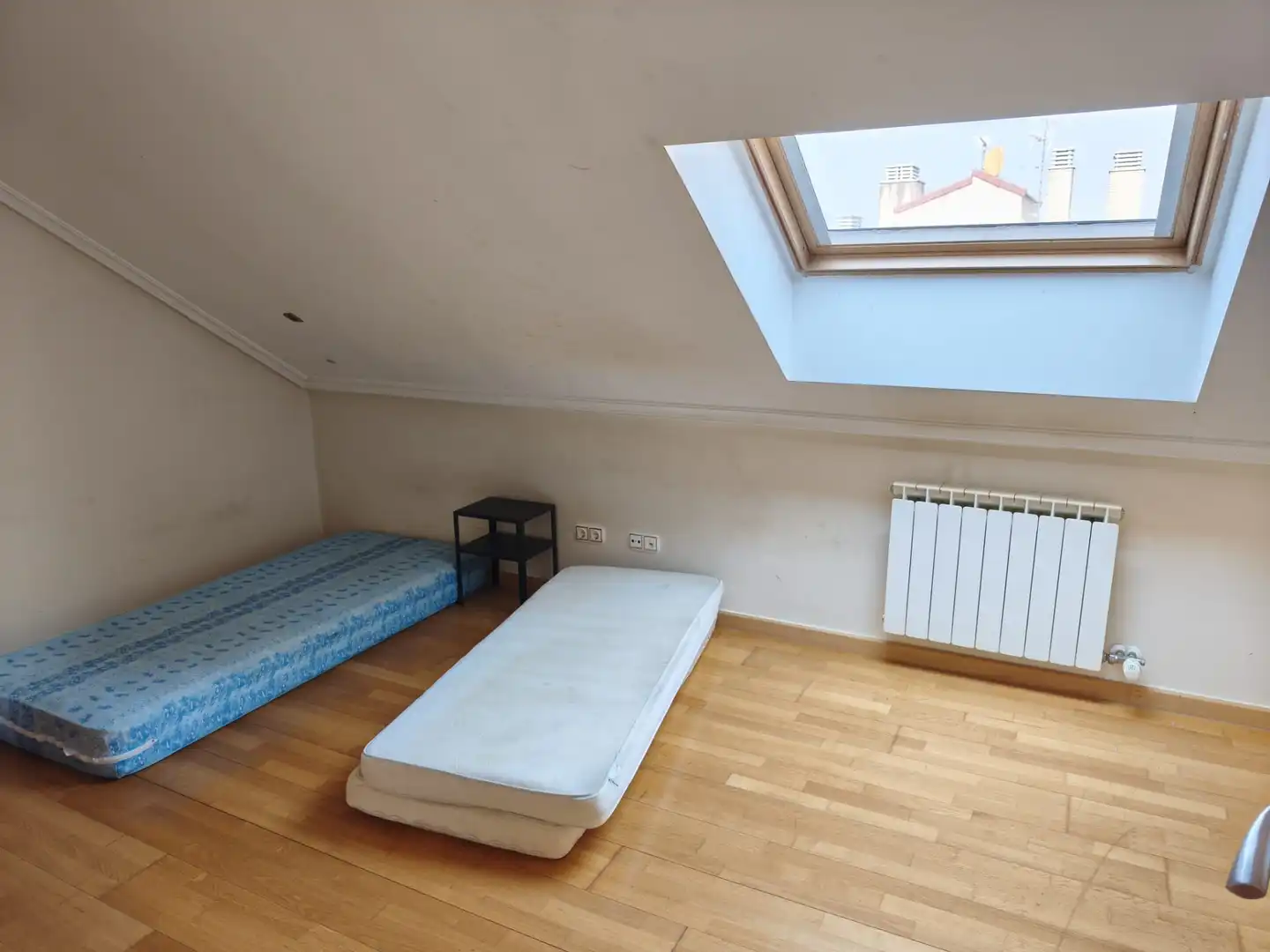 Habitación de Piso en venta en Arévalo con Calefacción, Terraza y Amueblado