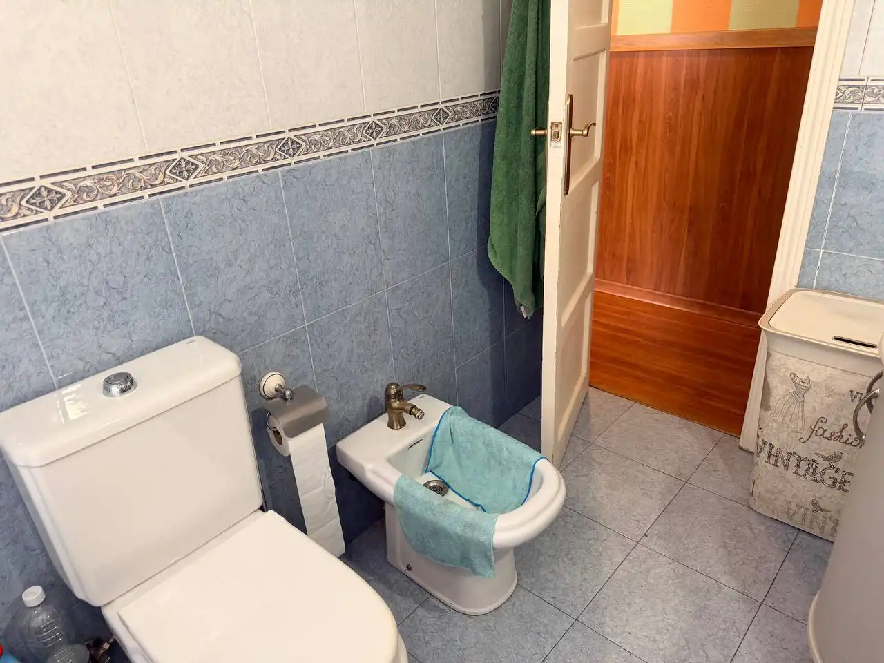 Baño de Piso en venta en Gandia con Aire acondicionado, Amueblado y TV