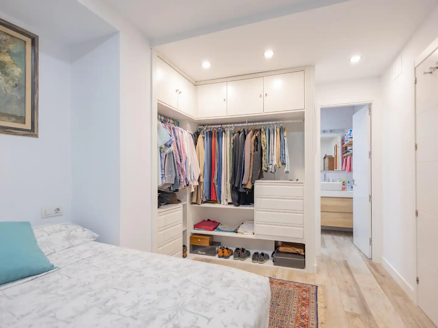 Dormitori de Apartament en venda en Madrid amb Aire condicionat i Terrassa