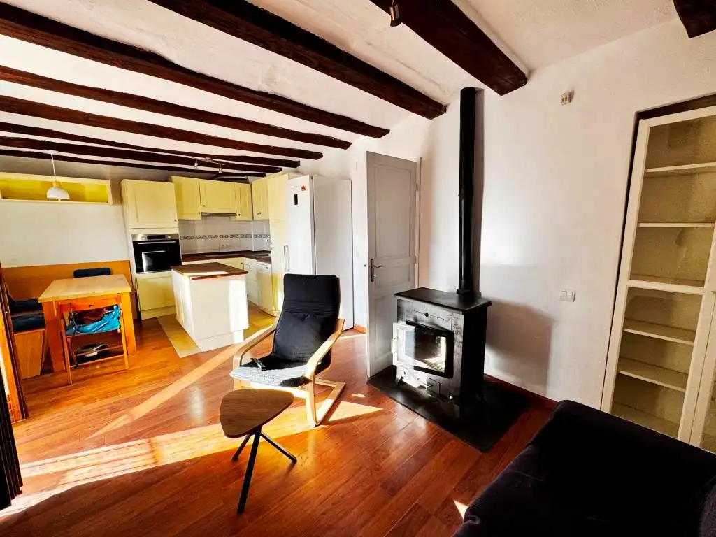 Casa adosada en venta en Calle de los Serranos de Aparicio, 11, Cretas