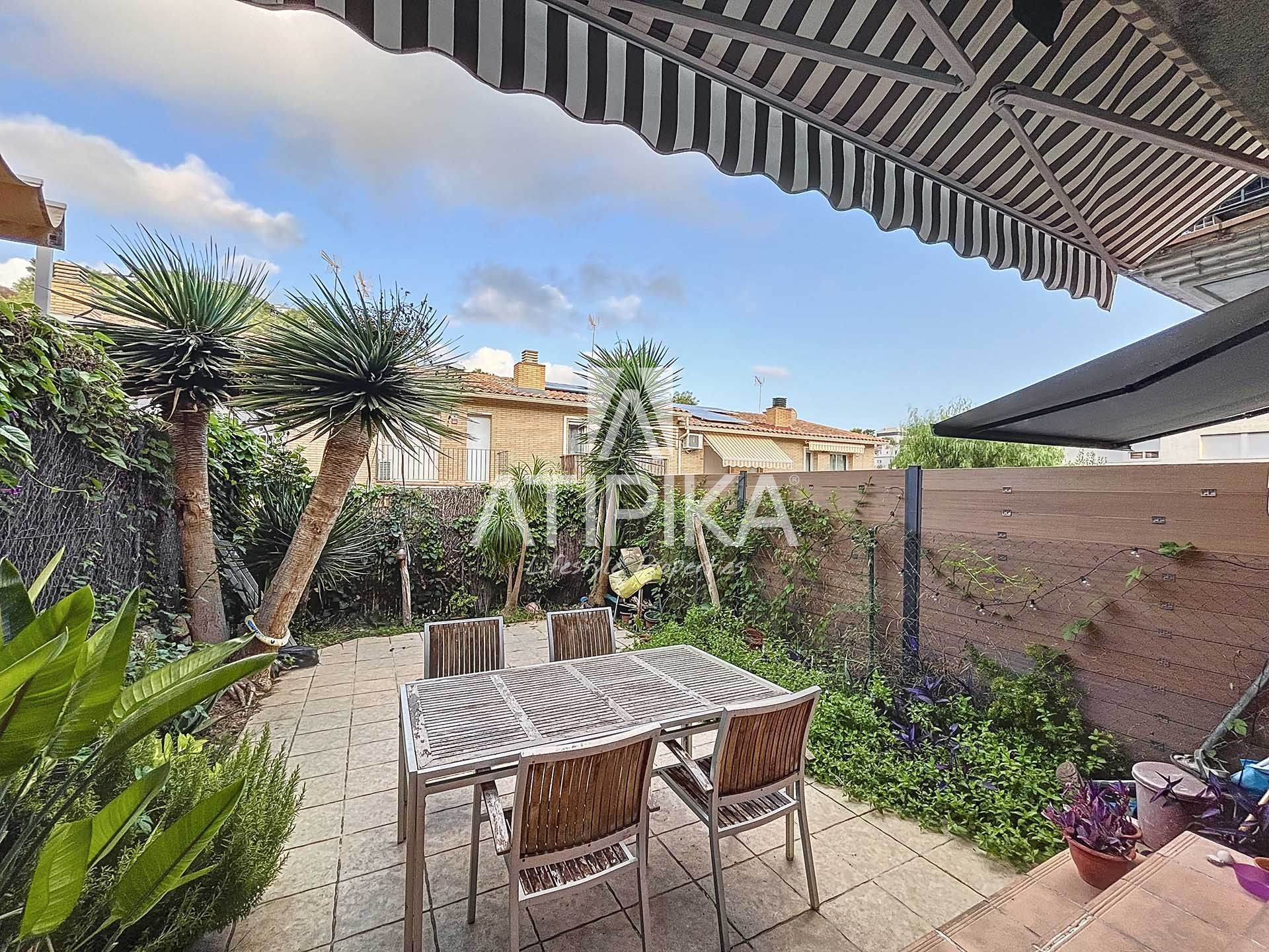 Terrace of House or chalet for sale in Sitges  with Air Conditioner, Heating and Oven