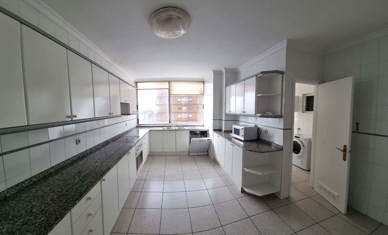 Kitchen of Flat for sale in Las Palmas de Gran Canaria  with Parquet flooring, Storage room and Oven