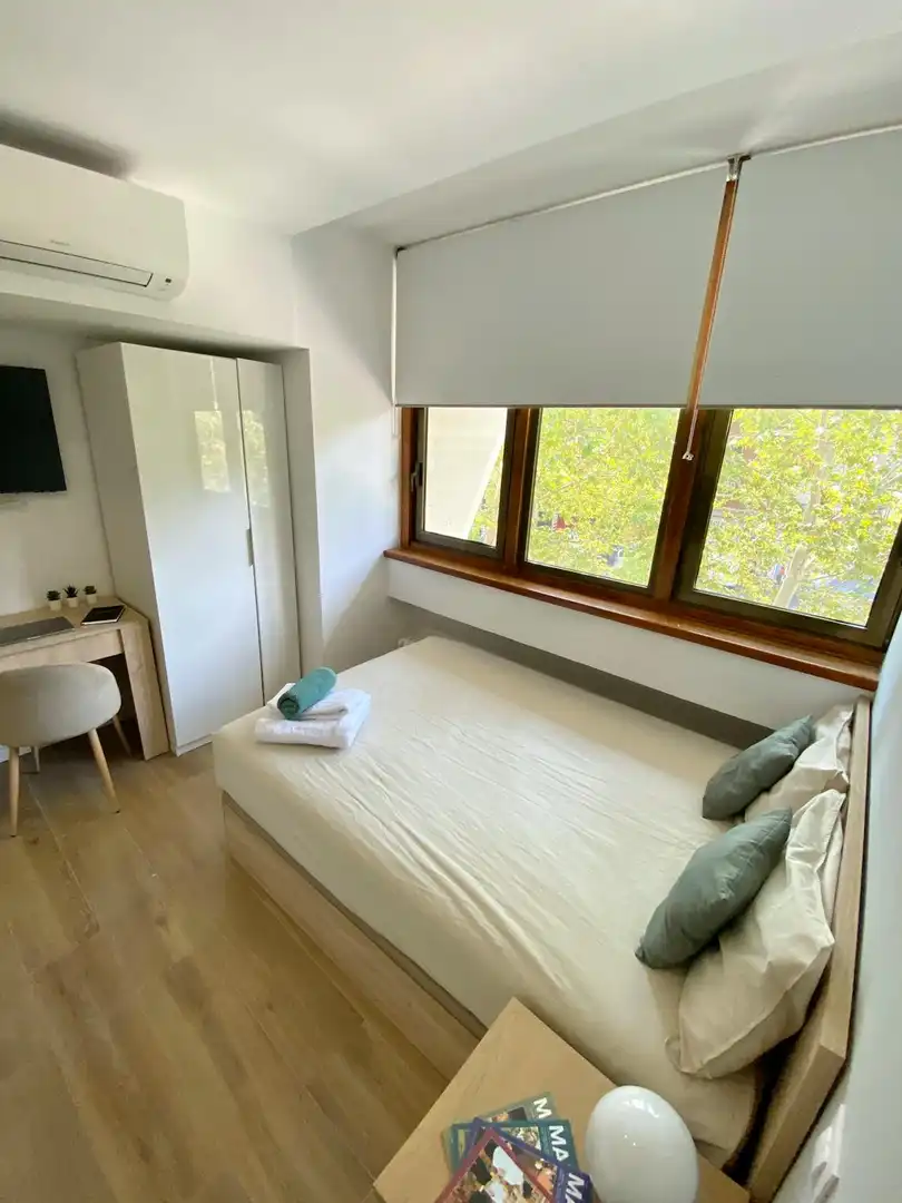 Schlafzimmer von Wohnung zur Miete in Madrid mit Klimaanlage, Heizung und Privatgarten