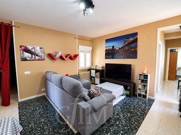 Piso con balcón en venta en Tomelloso
