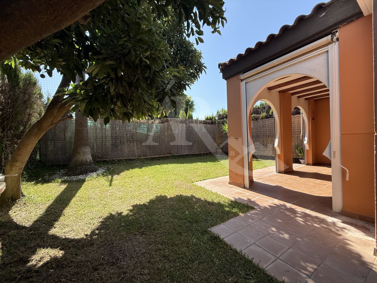 Jardí de Casa o xalet de lloguer en Umbrete amb Aire condicionat, Jardí privat i Terrassa