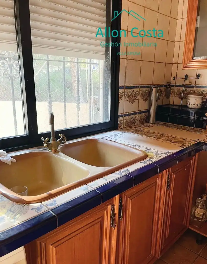 House with pool for sale in Relleu, imagen 13