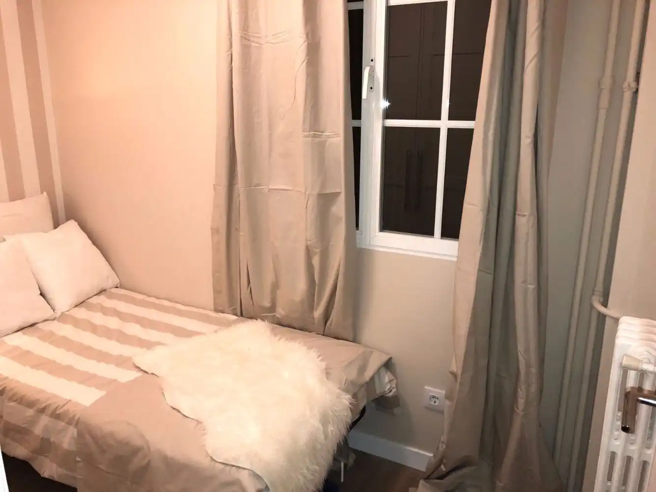 Schlafzimmer von Wohnung zur Miete in Madrid mit Klimaanlage, Heizung und Parkett