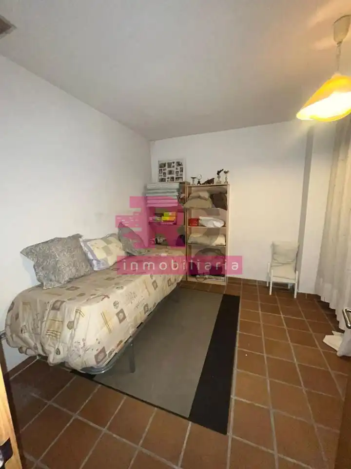 Schlafzimmer von Einfamilien-Reihenhaus zum Verkauf in Cabrerizos mit Heizung, Privatgarten und Terrasse