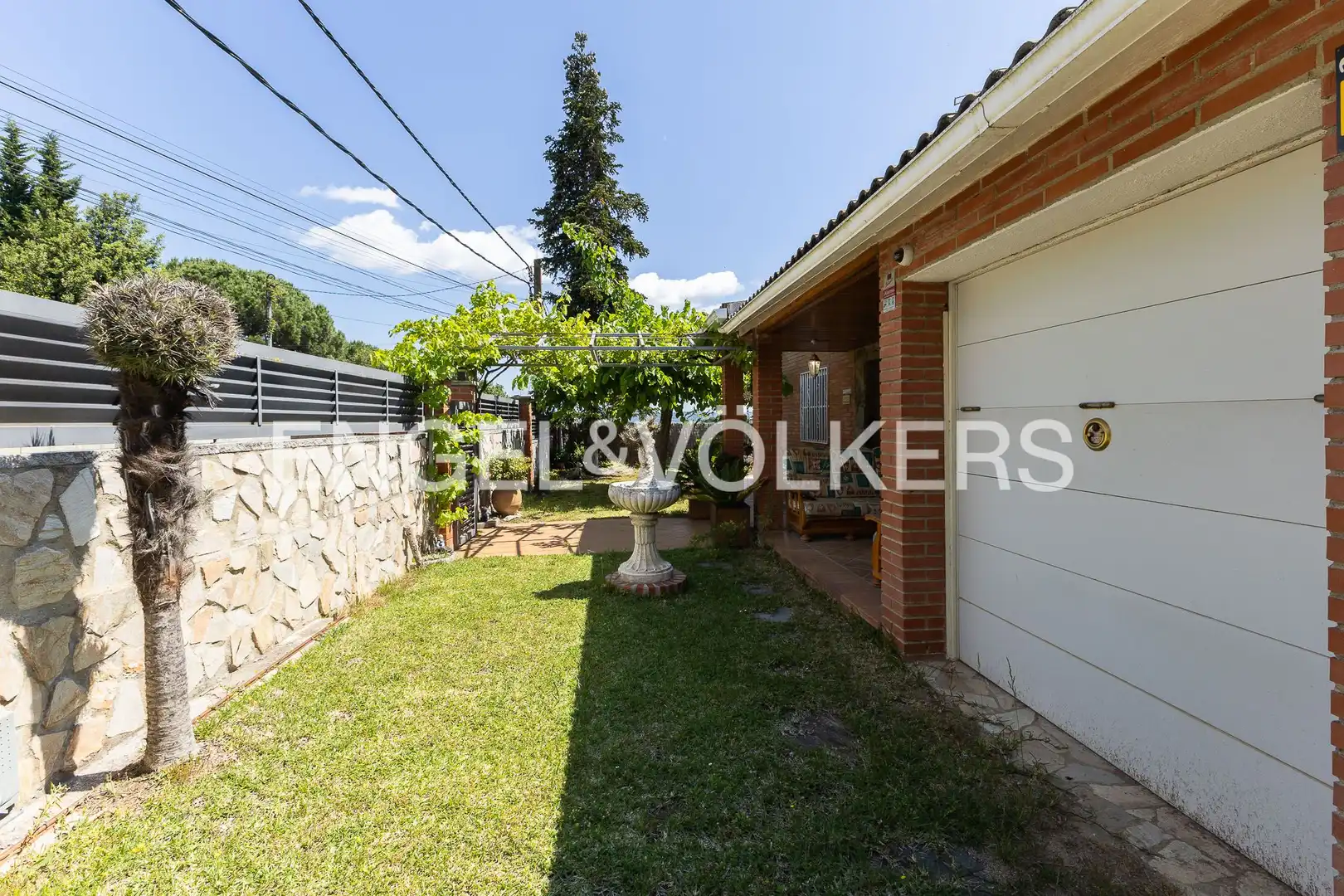 Vista exterior de Casa o xalet en venda en Tordera amb Calefacció, Jardí privat i Terrassa
