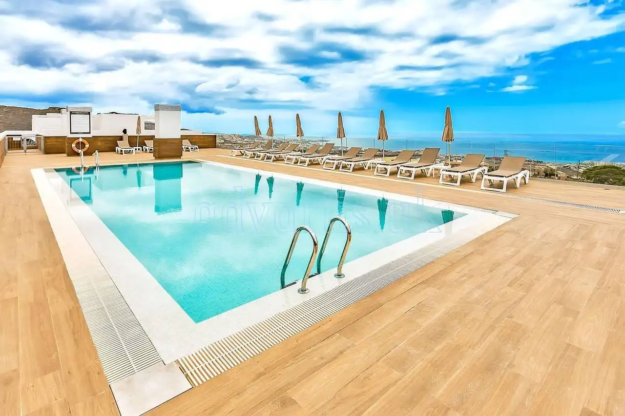Piscina de Apartamento en venta en Adeje con Amueblado, Horno y Lavadora