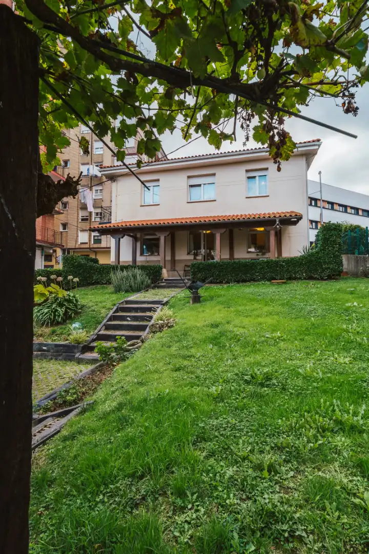 Jardí de Casa o xalet en venda en Muskiz amb Calefacció, Jardí privat i Terrassa