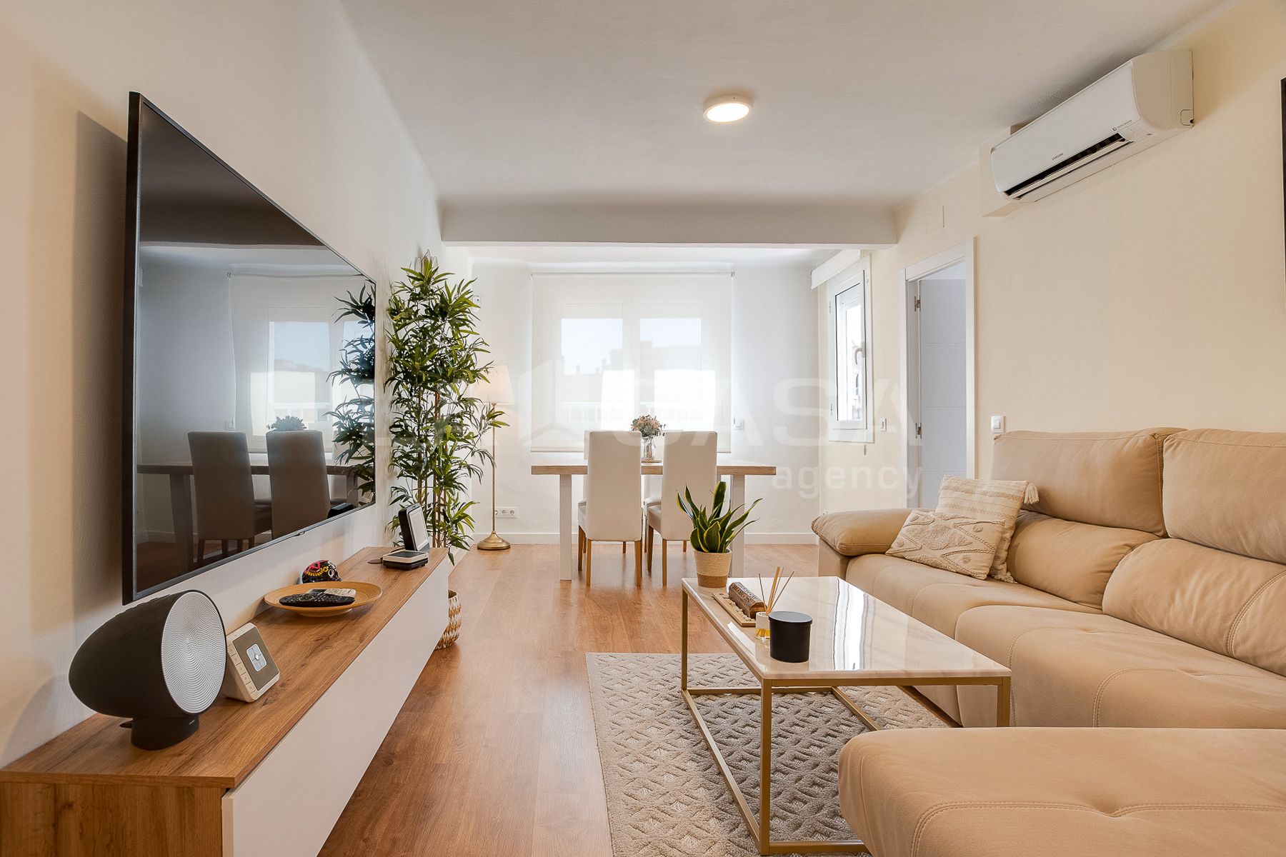Sala d'estar de Àtic en venda en L'Hospitalet de Llobregat