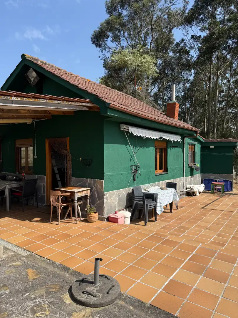Terrassa de Casa o xalet en venda en Oviedo  amb Calefacció, Jardí privat i Terrassa