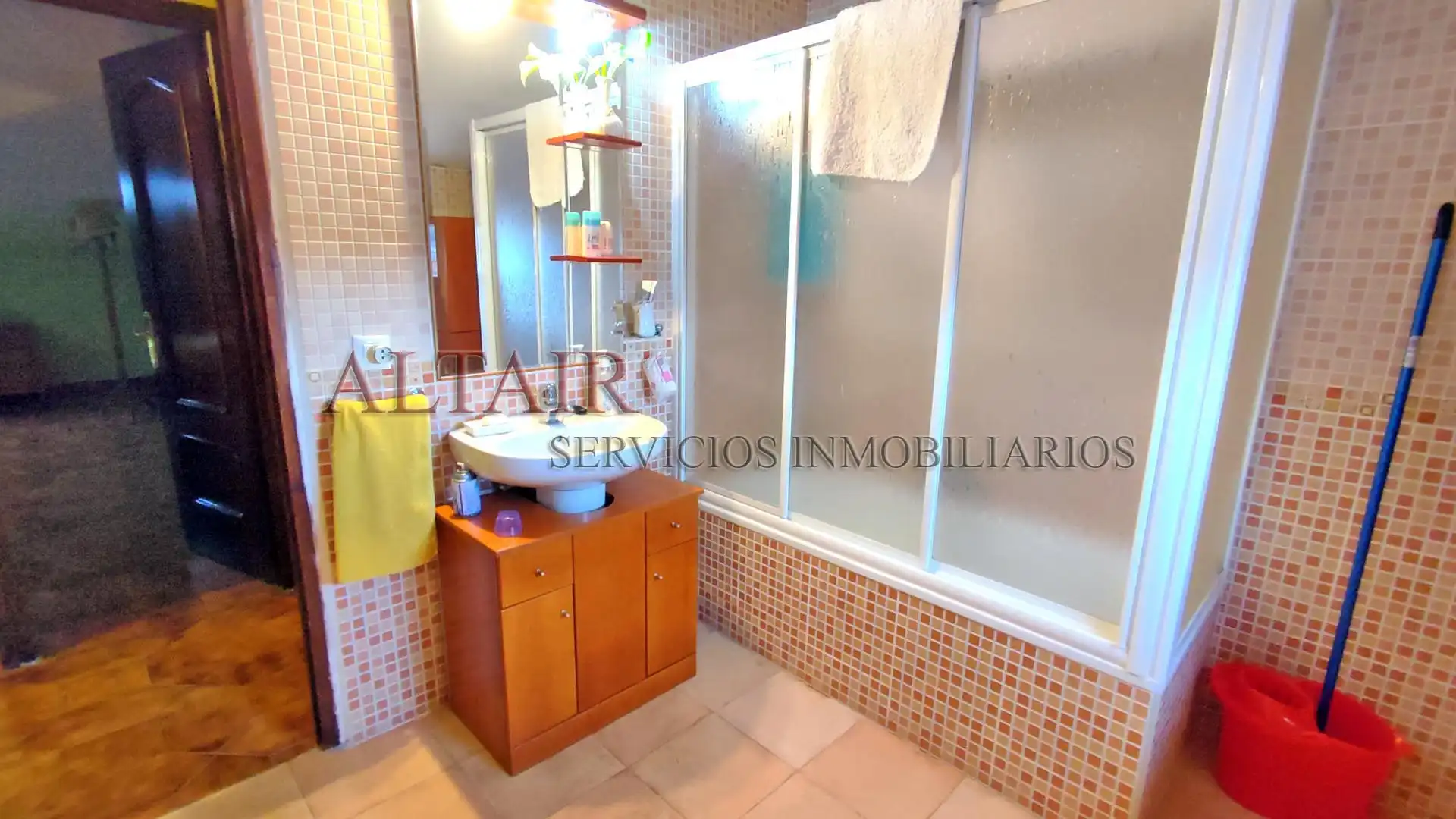 Baño de Ático en venta en Navaluenga con Aire acondicionado, Calefacción y Terraza