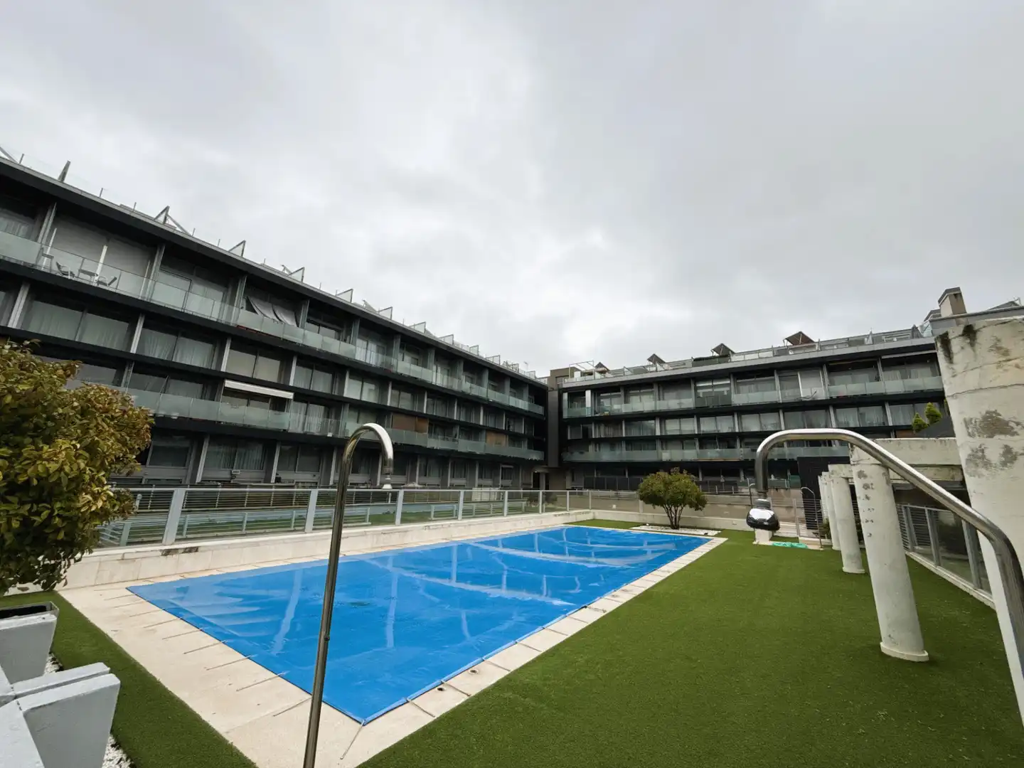 Piscina de Dúplex en venta en Madrid con Aire acondicionado, Calefacción y Piscina comunitaria