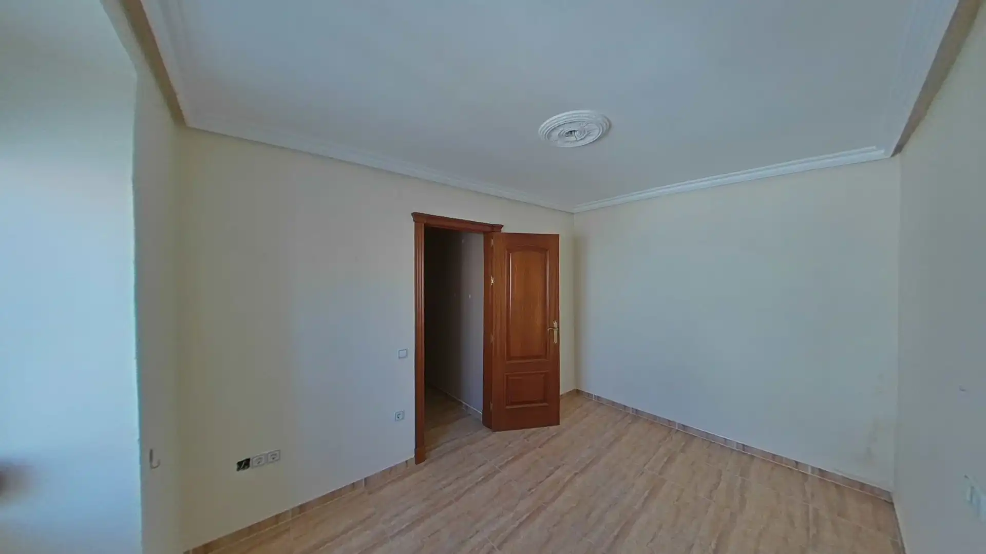 Habitación de Casa adosada en venta en Marmolejo, Jaén