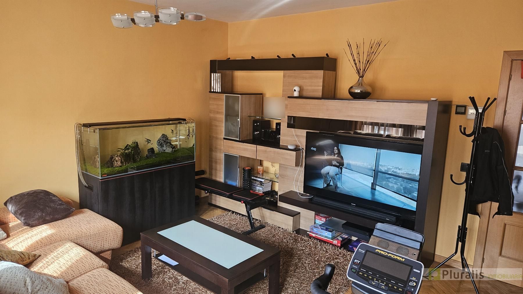 Sala d'estar de Pis en venda en Getafe amb Traster i Moblat