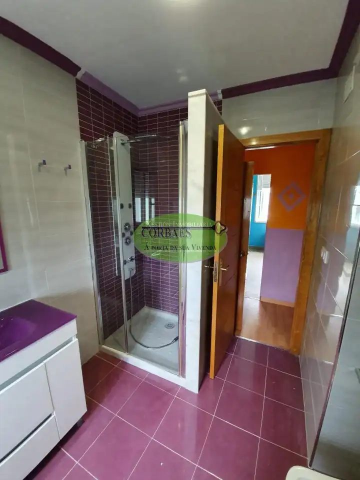 Baño de Piso en venta en Celanova con Calefacción y Amueblado