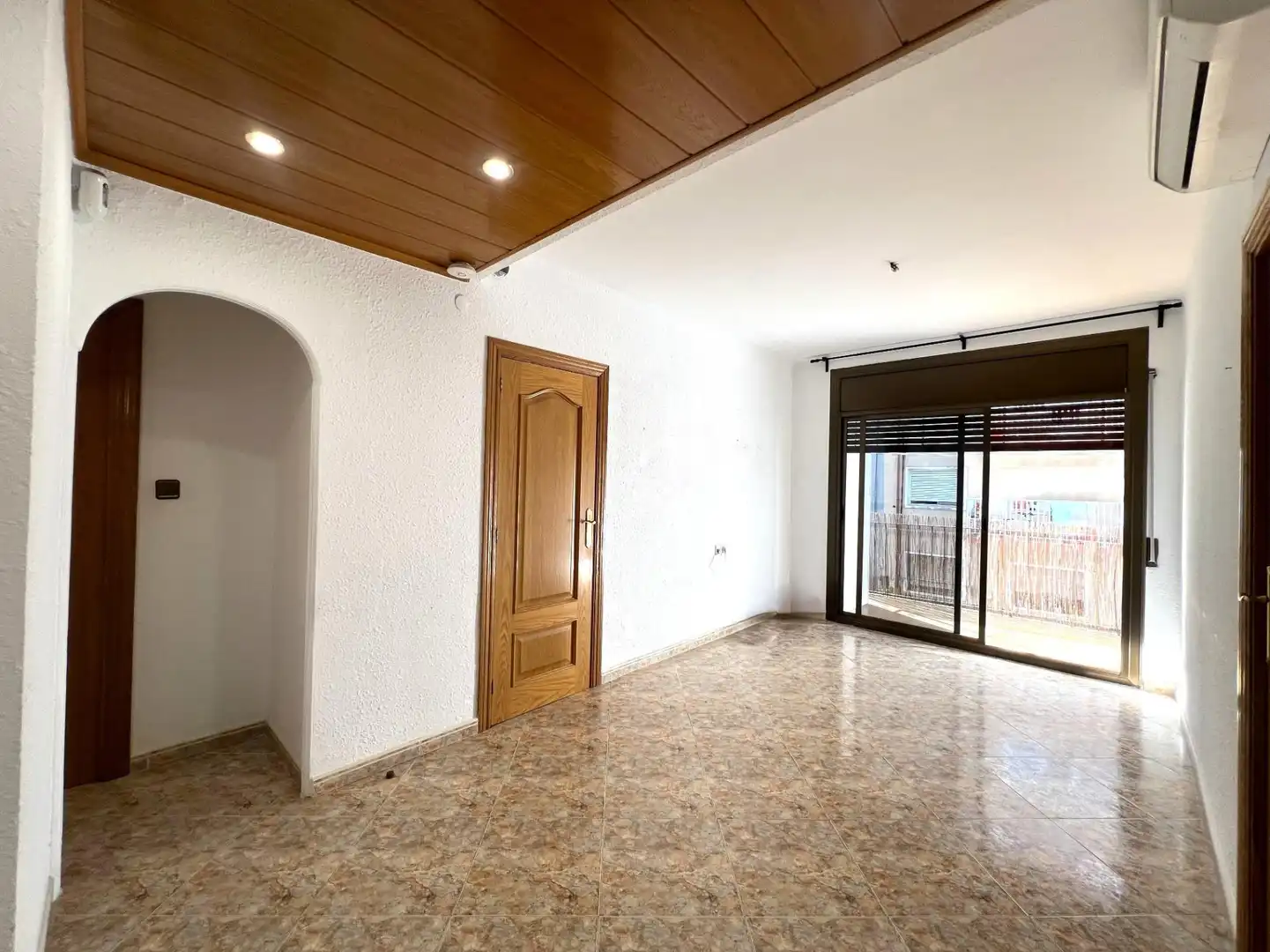 Flat for sale in L'Hospitalet de Llobregat  with Air Conditioner, Heating and Furnished