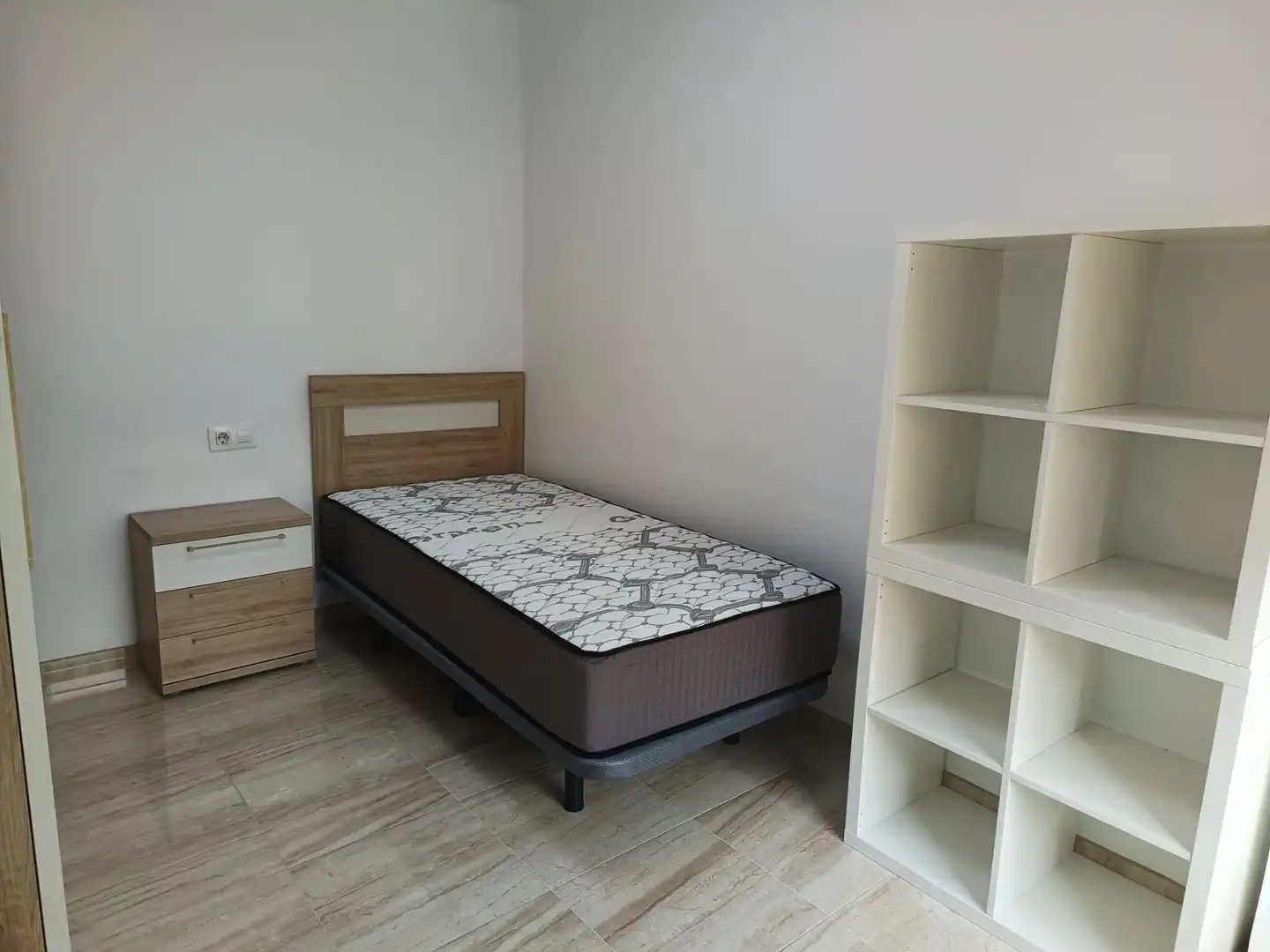 Habitación de Piso de alquiler en Mislata con Aire acondicionado, Terraza y Amueblado