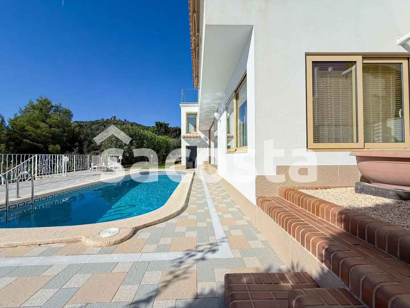 Vista exterior de Casa o chalet en venta en Blanes con Terraza, Piscina y Amueblado