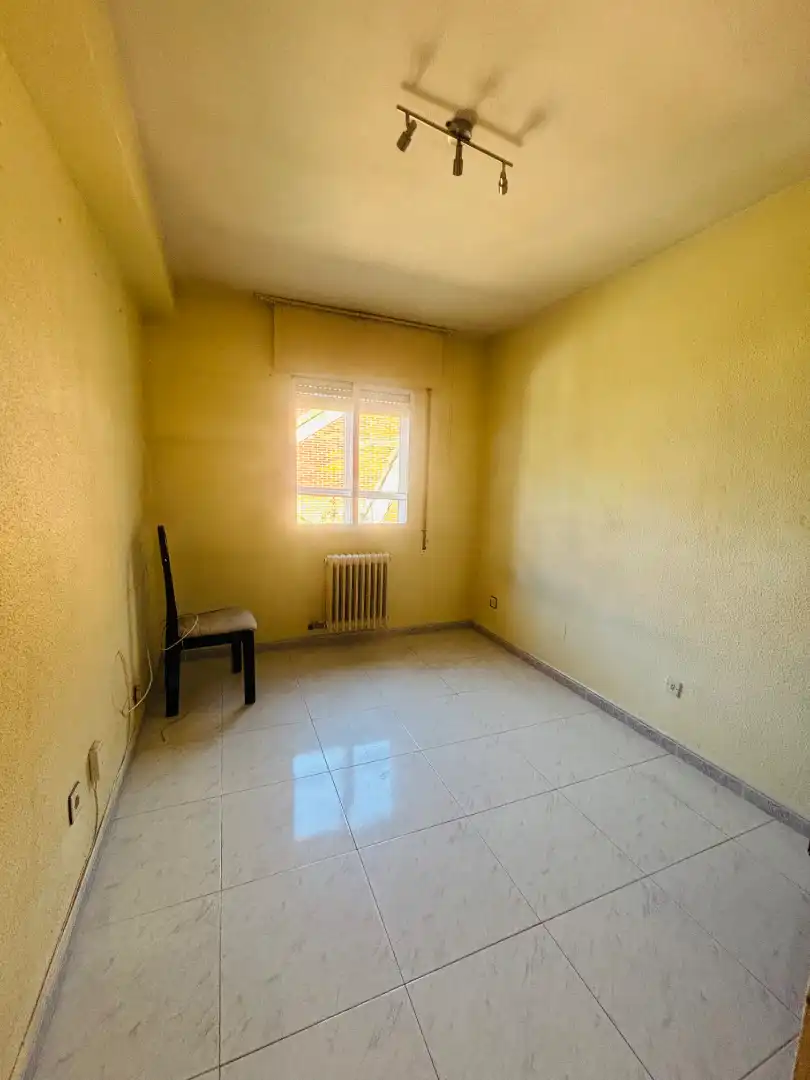 Habitación de Casa o chalet en venta en Cistérniga con Calefacción, Terraza y Lavadora