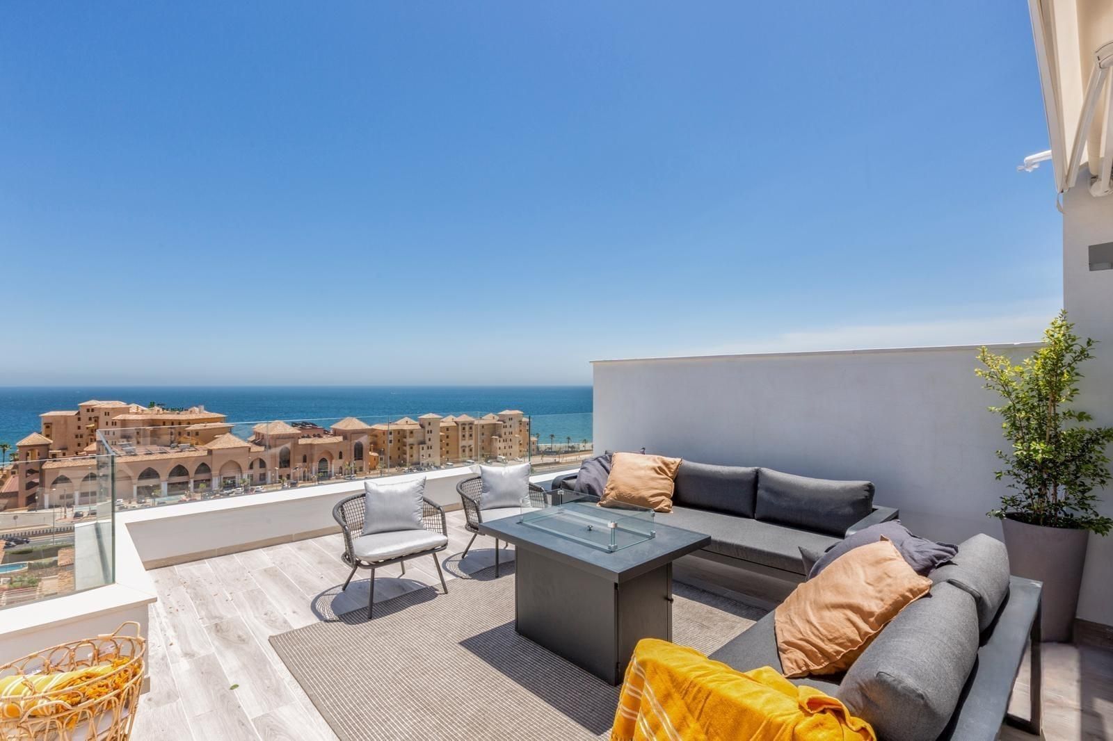 Terrace of Single-family semi-detached to rent in Fuengirola  with Air Conditioner, Private garden and Terrace