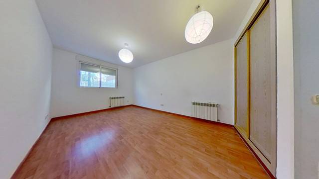 Piso en Alquiler en Calle del Mar de Japón en Pinar del Rey