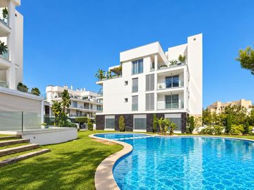Bajo con piscina en venta en Palmanova