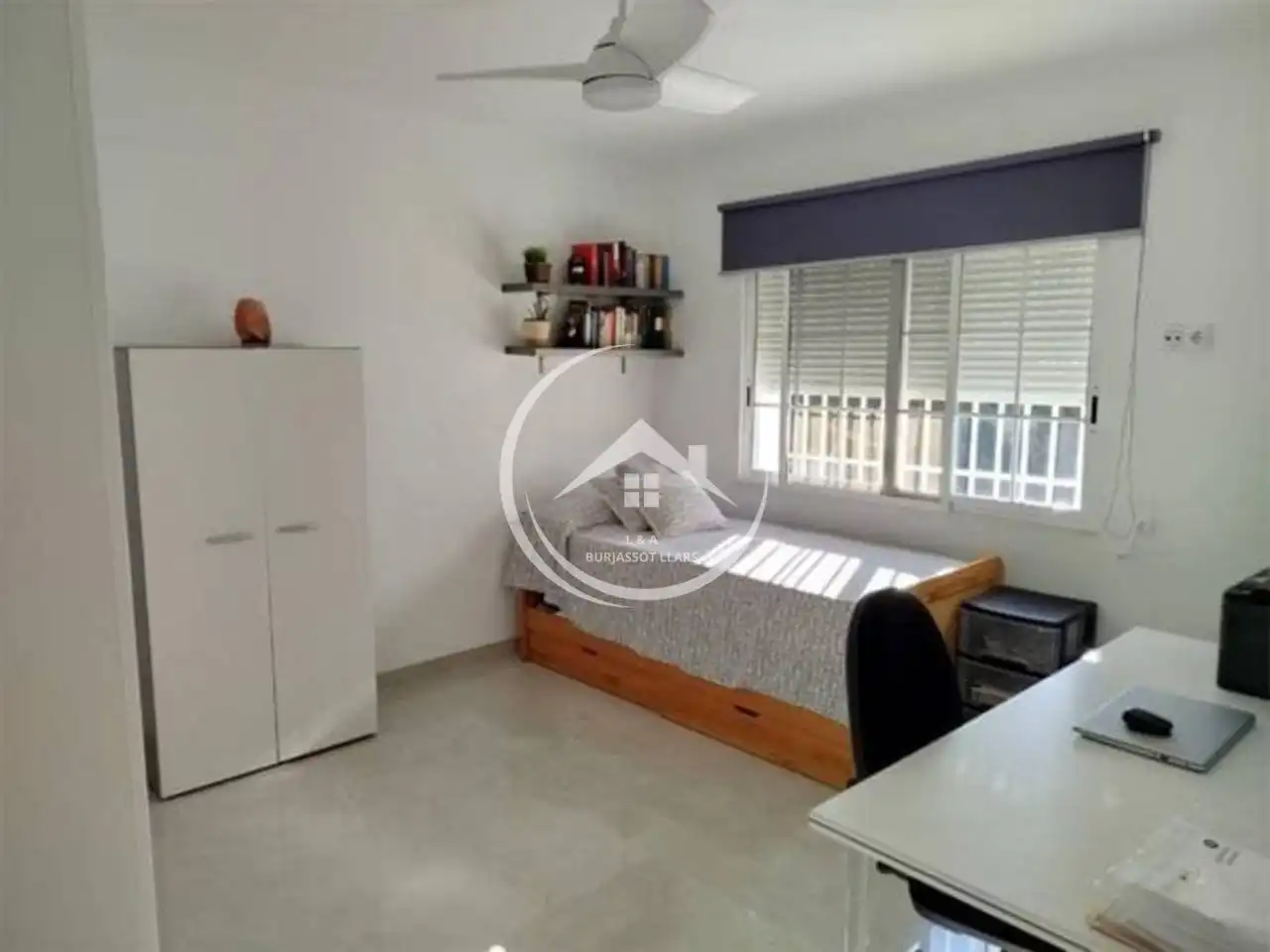Dormitori de Casa o xalet en venda en Riba-roja de Túria amb Aire condicionat, Jardí privat i Terrassa