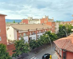 Vista exterior de Pis en venda en Vic amb Terrassa