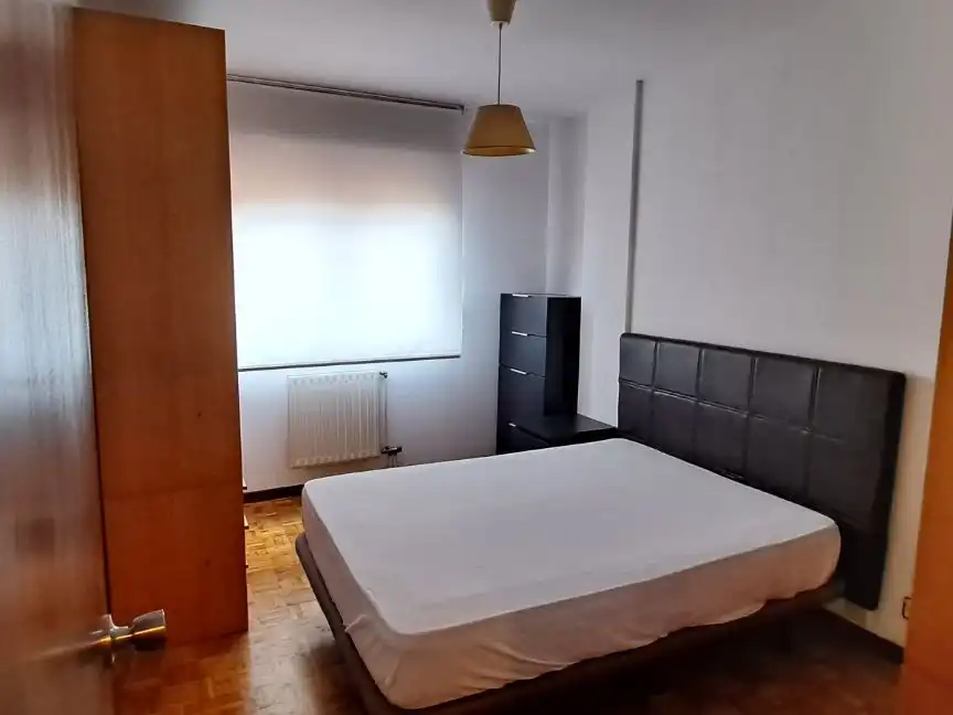 Schlafzimmer von Wohnung zur Miete in Vallobín - La Florida