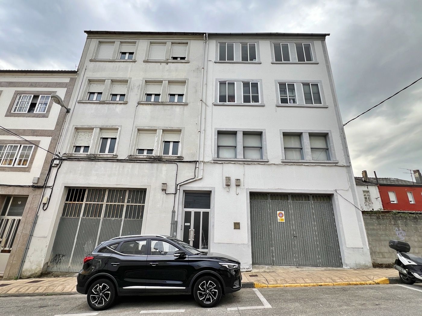 Vista exterior de Casa adosada en venta en Lugo Capital