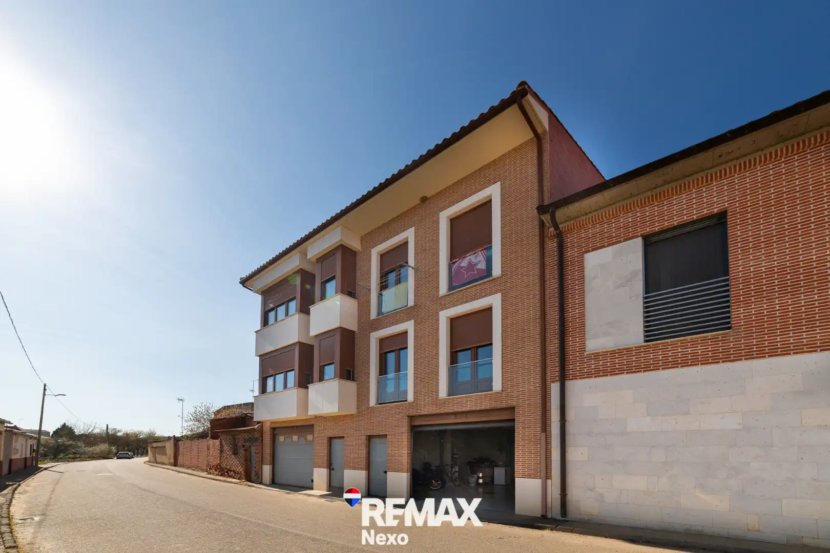 Vista exterior de Dúplex en venta en Villalpando con Calefacción, Parquet y Trastero