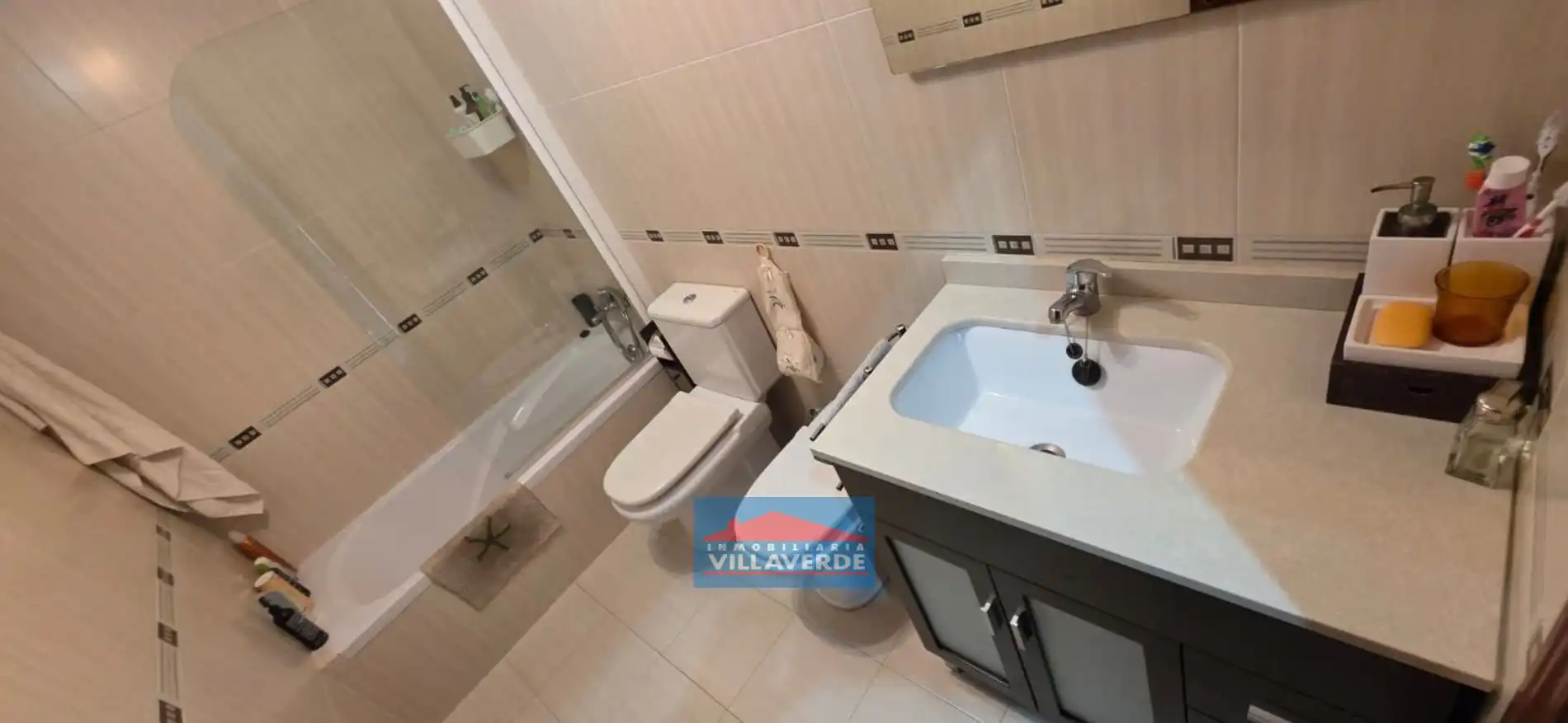 Baño de Casa adosada en venta en Cangas  con Calefacción, Terraza y Trastero