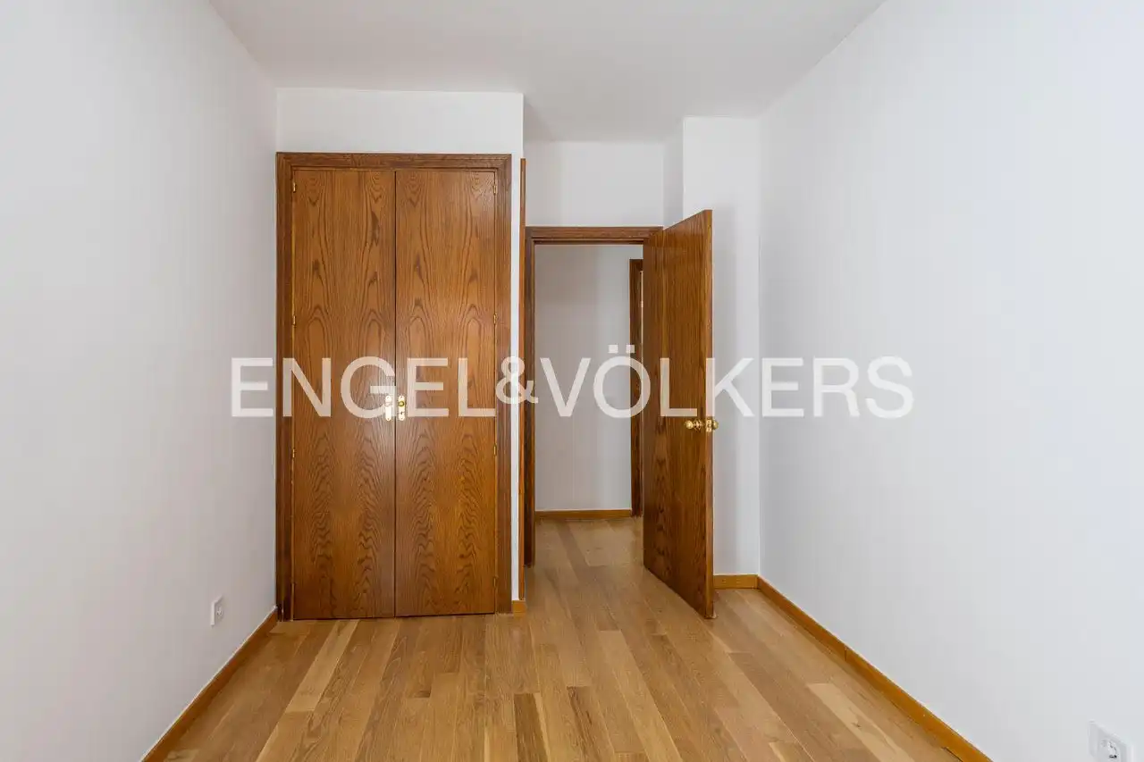 Wohnung zum Verkauf in Madrid mit Klimaanlage, Heizung und Terrasse