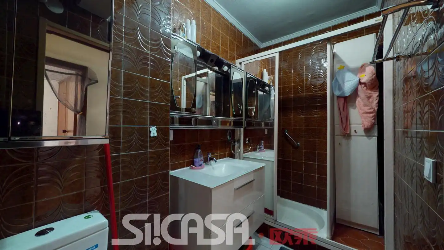 Baño de Piso en venta en Madrid con Aire acondicionado, Calefacción y Parquet