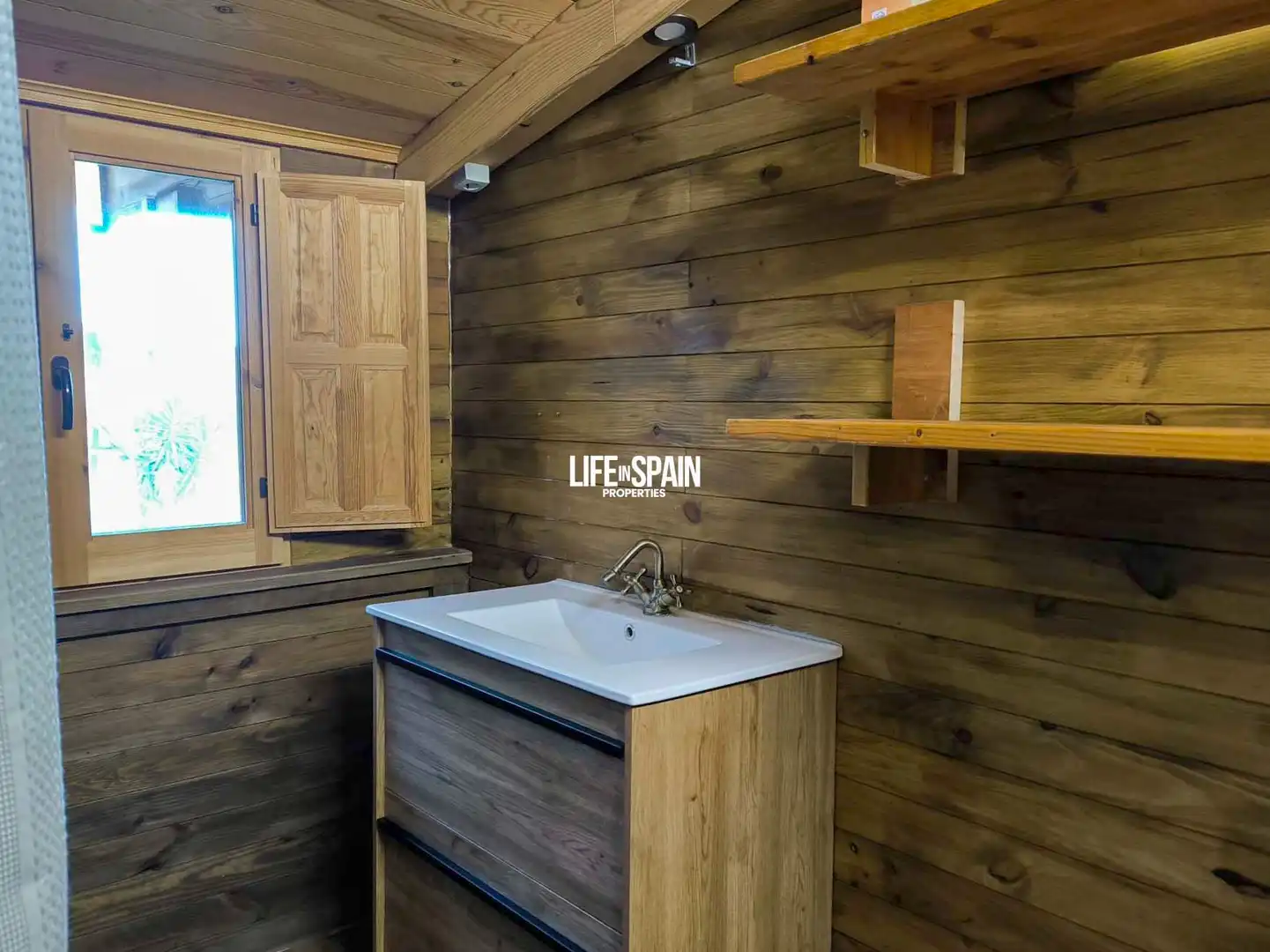 Badezimmer von Country house zum Verkauf in Rasquera mit Klimaanlage, Privatgarten und Terrasse