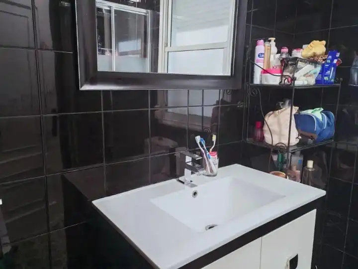Badezimmer von Wohnung zum Verkauf in Vigo  mit Heizung, Möbliert und Balkon
