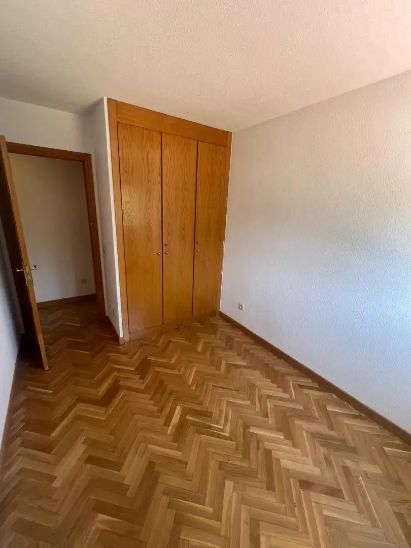 Habitación de Piso de alquiler en Madrid con Aire acondicionado, Calefacción y Jardín privado