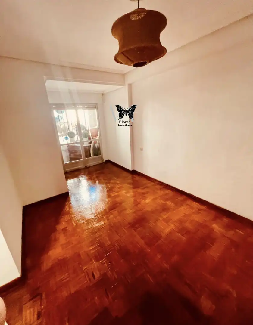 Habitación de Piso en venta en Mieres (Asturias) con Terraza y Trastero
