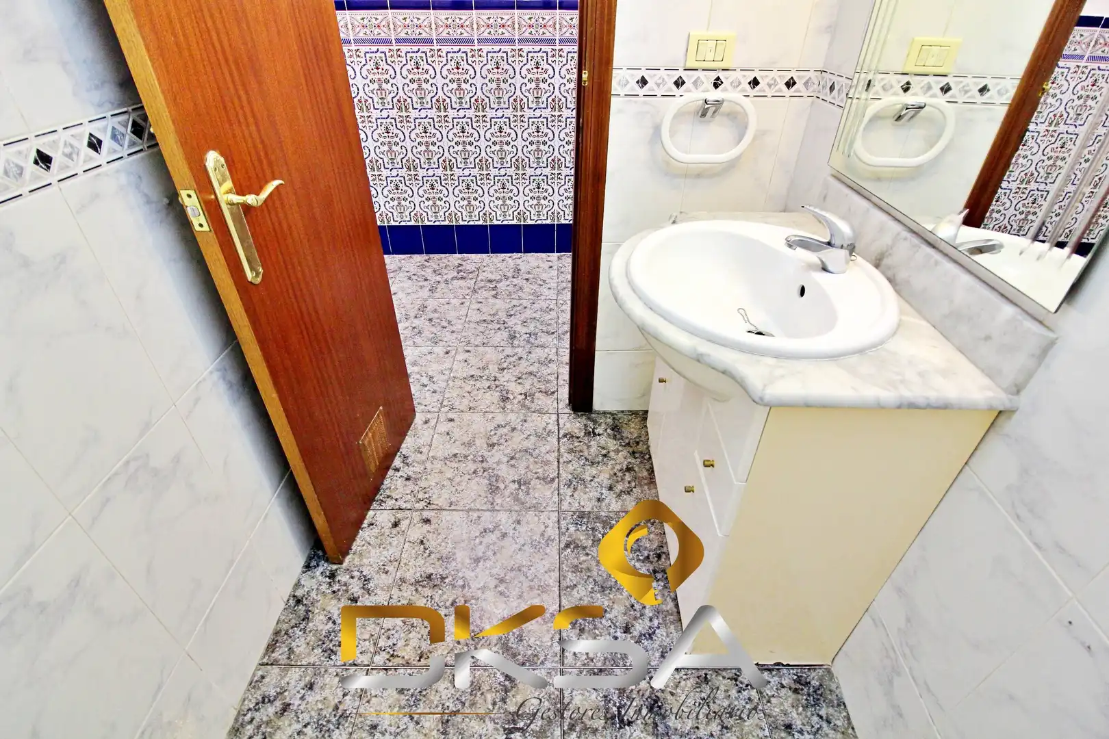 Bany de Casa o xalet en venda en Vila-real amb Terrassa, Traster i Moblat