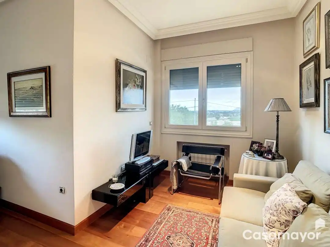 Sala de estar de Casa o chalet en venta en Mutxamel con Aire acondicionado, Calefacción y Jardín privado