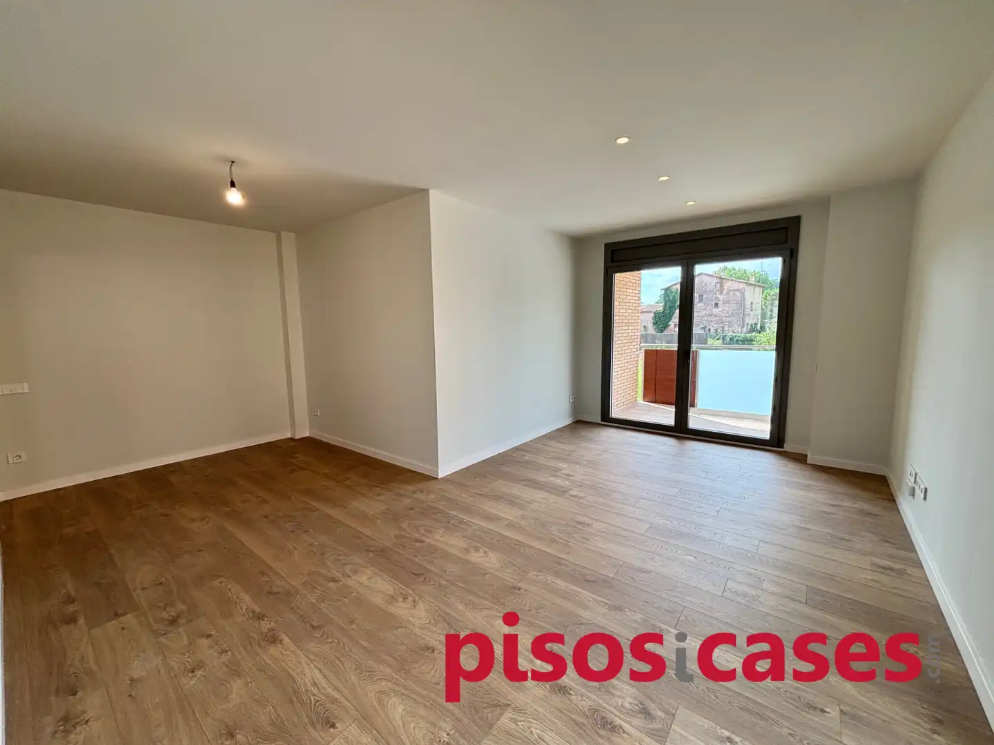 Neubau-Wohnung mit Terrasse zum Verkauf in Carrer Josep Ventura 51, imagen 2