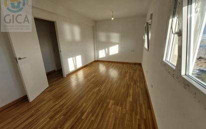 Bedroom of Flat for sale in Algeciras  with Alarm